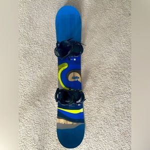 Burton Custom Smalls 140 Flying V Snowboard with Burton Mission bindings